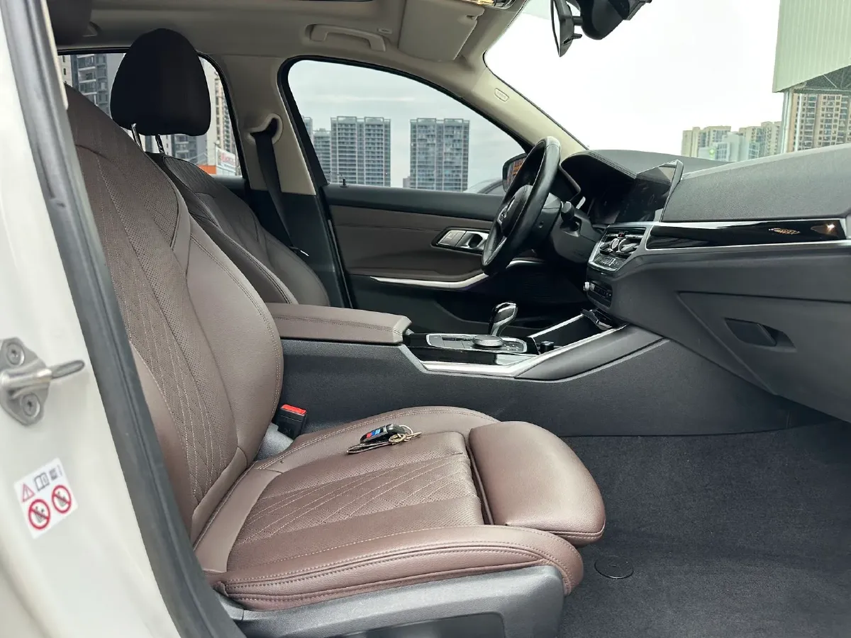 2022 BMW 3 Series 2.0T 156HP L4 8AT,autocango,china used car exporter,china ev exporter,chinese used car exporter,chinese used ev exporter