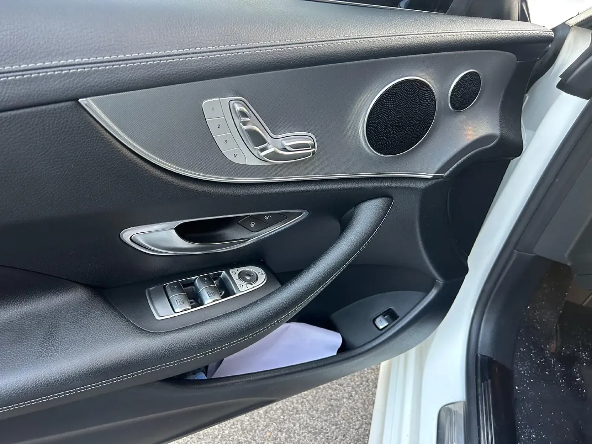 2020 Mercedes-Benz E Class 1.5T 184HP L4 9AT,autocango,china used car exporter,china ev exporter,chinese used car exporter,chinese used ev exporter