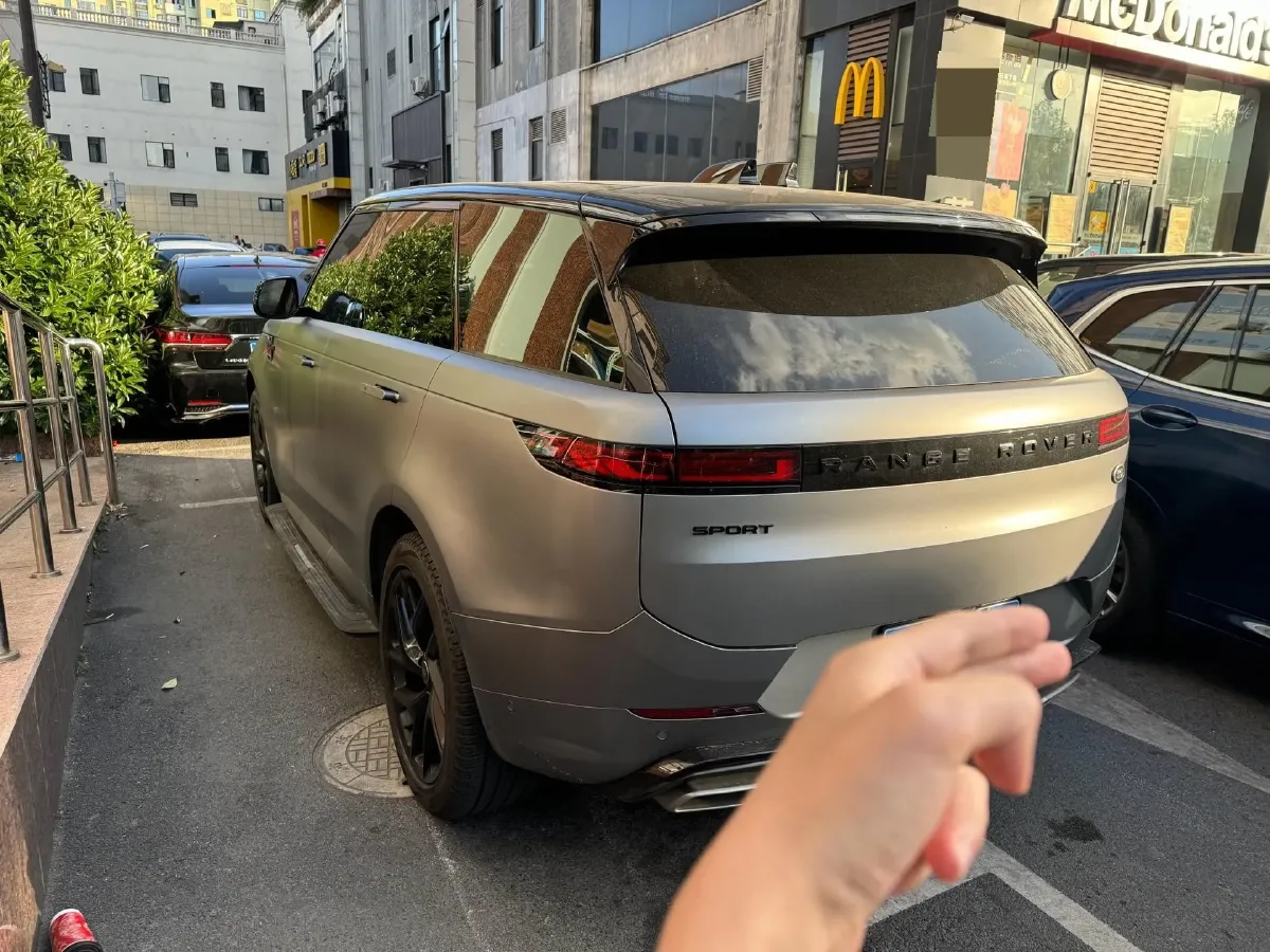 2023 Land Rover Range Rover Sport 3.0T 400HP L6 8AT,autocango,china used car exporter,china ev exporter,chinese used car exporter,chinese used ev exporter