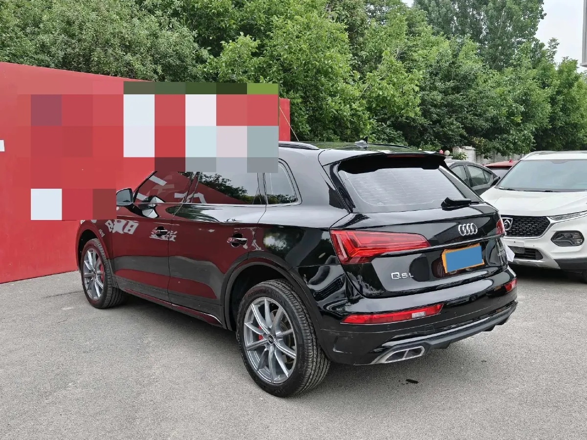 2024 Audi Q5L 2.0T 245HP L4 7DCT,autocango,china used car exporter,china ev exporter,chinese used car exporter,chinese used ev exporter