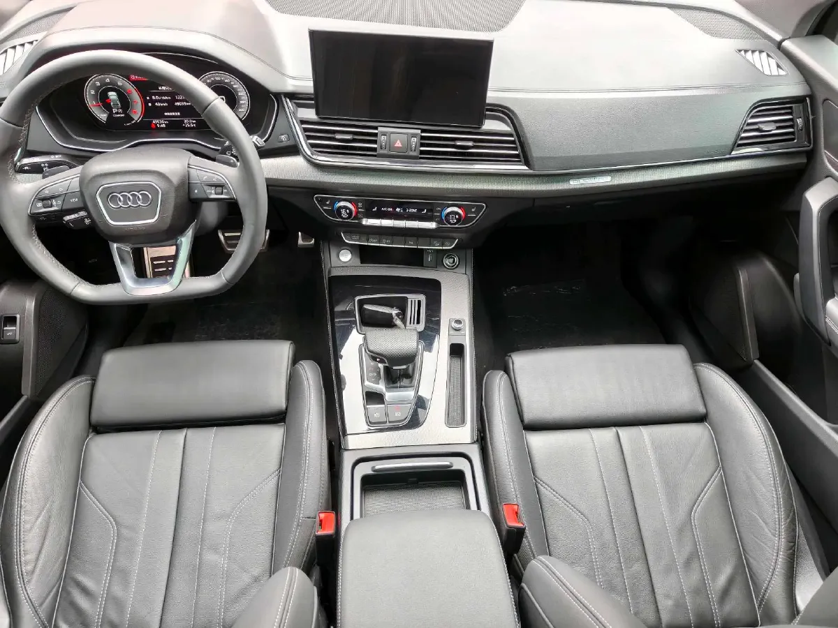 2024 Audi Q5L 2.0T 245HP L4 7DCT,autocango,china used car exporter,china ev exporter,chinese used car exporter,chinese used ev exporter