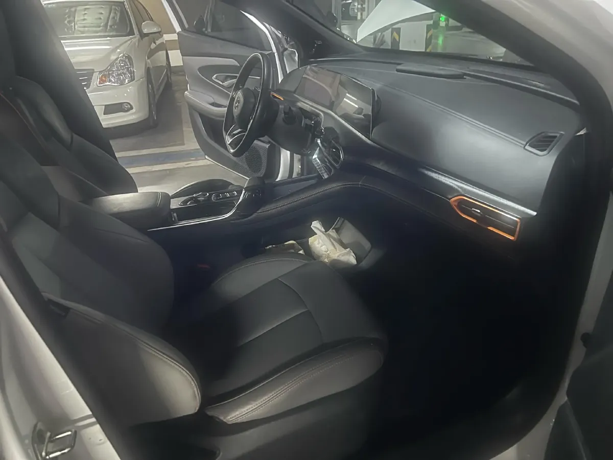 2022 ChangAn UNI-T 1.5T 188HP L4 7DCT,autocango,china used car exporter,china ev exporter,chinese used car exporter,chinese used ev exporter