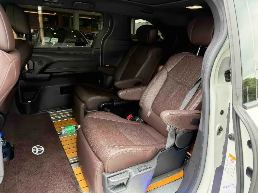 2021 Toyota Sienna 2.5L 192HP L4 E-CVT Hybrid,autocango,china used car exporter,china ev exporter,chinese used car exporter,chinese used ev exporter