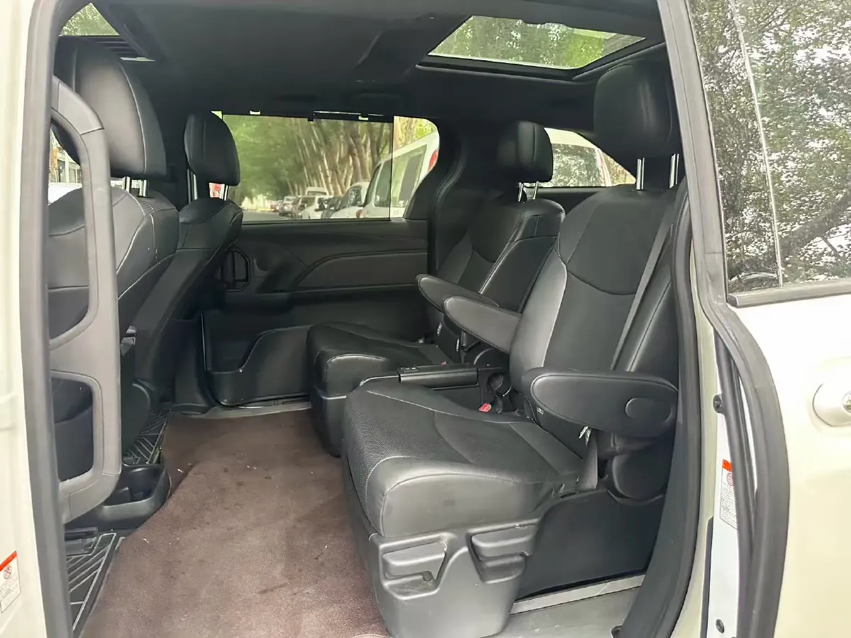 2024 Toyota Granvia 2.5L 189HP L4 E-CVT Hybrid,autocango,china used car exporter,china ev exporter,chinese used car exporter,chinese used ev exporter