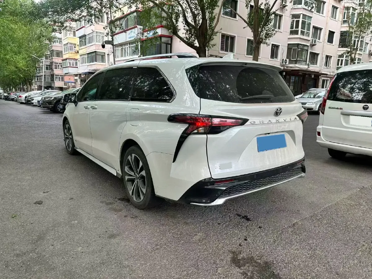 2024 Toyota Granvia 2.5L 189HP L4 E-CVT Hybrid,autocango,china used car exporter,china ev exporter,chinese used car exporter,chinese used ev exporter