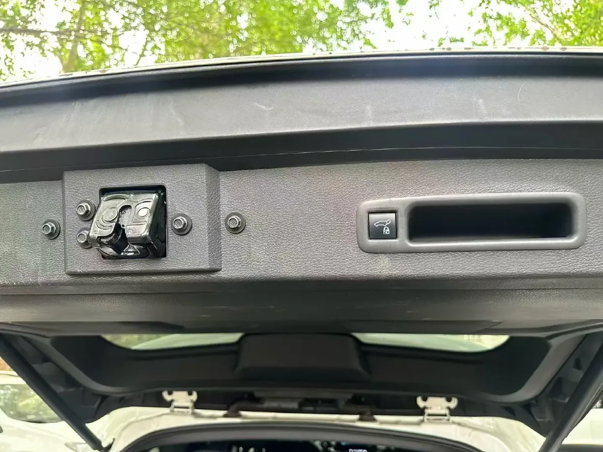 2024 Toyota Granvia 2.5L 189HP L4 E-CVT Hybrid,autocango,china used car exporter,china ev exporter,chinese used car exporter,chinese used ev exporter