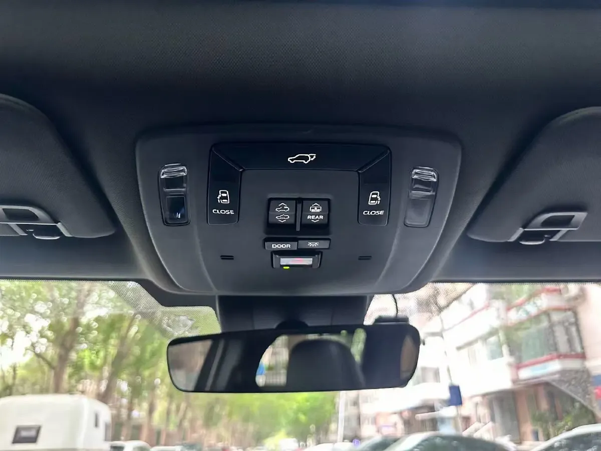 2024 Toyota Granvia 2.5L 189HP L4 E-CVT Hybrid,autocango,china used car exporter,china ev exporter,chinese used car exporter,chinese used ev exporter