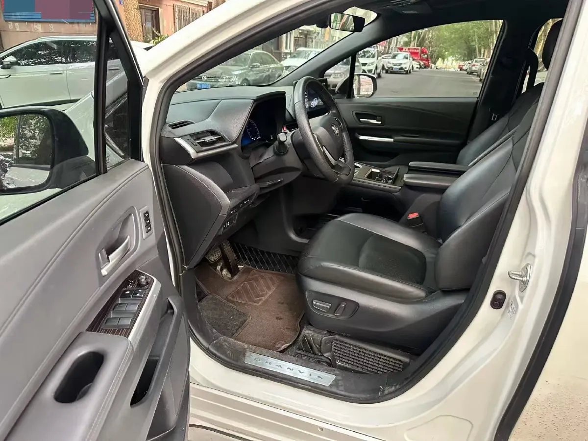 2024 Toyota Granvia 2.5L 189HP L4 E-CVT Hybrid,autocango,china used car exporter,china ev exporter,chinese used car exporter,chinese used ev exporter