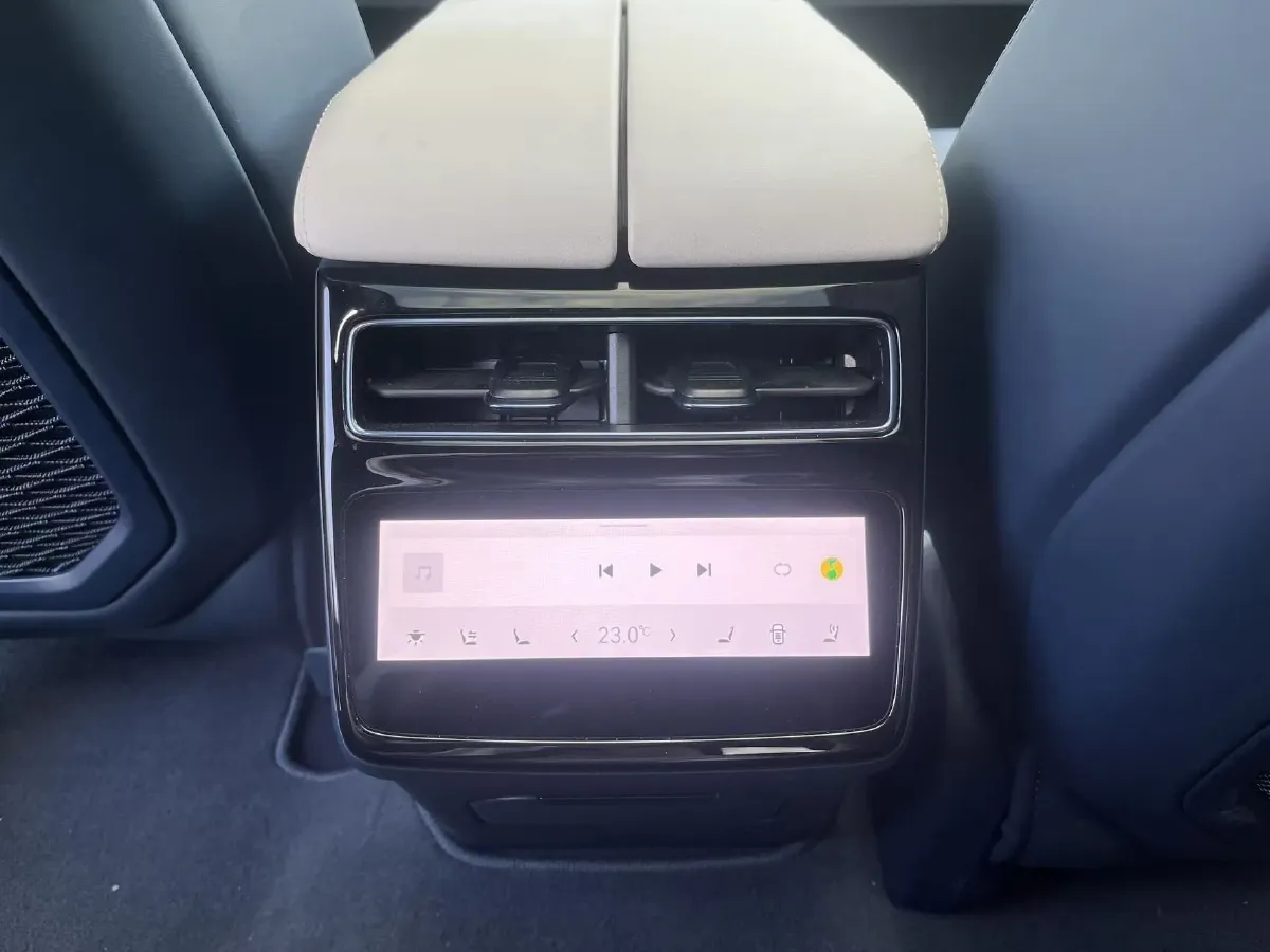 2025 Zeekr 001 BEV 100KWH,autocango,china used car exporter,china ev exporter,chinese used car exporter,chinese used ev exporter