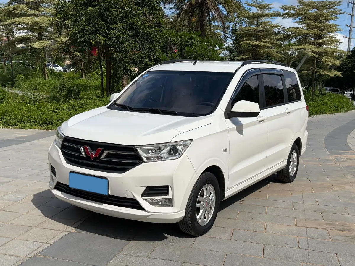 2018 WuLing HongGuang 1.5L 105HP L4 5MT,autocango,china used car exporter,china ev exporter,chinese used car exporter,chinese used ev exporter