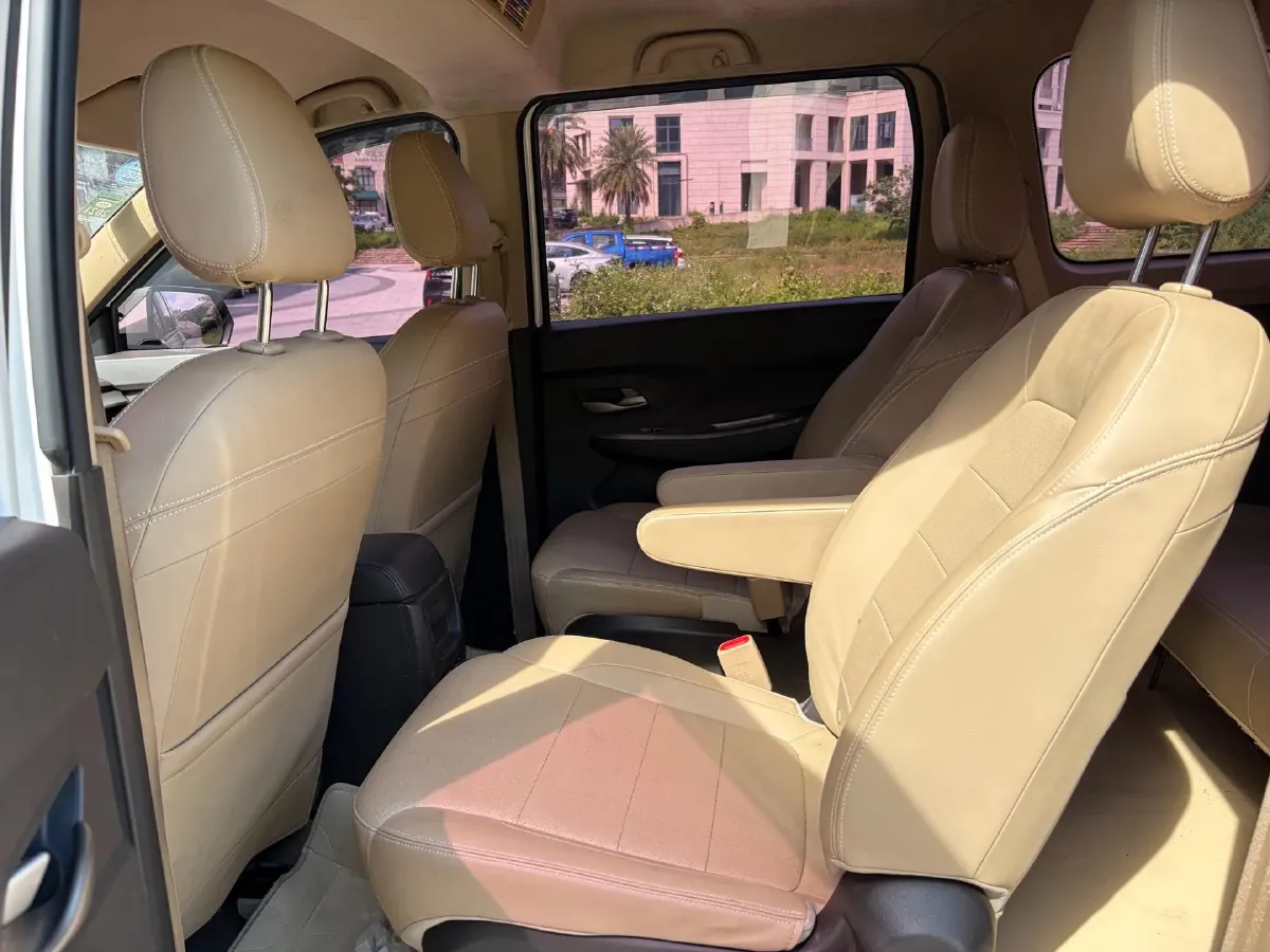 2018 WuLing HongGuang 1.5L 105HP L4 5MT,autocango,china used car exporter,china ev exporter,chinese used car exporter,chinese used ev exporter