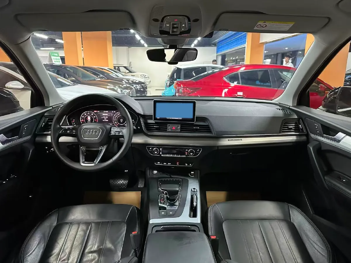2020 Audi Q5L 2.0T 190HP L4 7DCT,autocango,china used car exporter,china ev exporter,chinese used car exporter,chinese used ev exporter