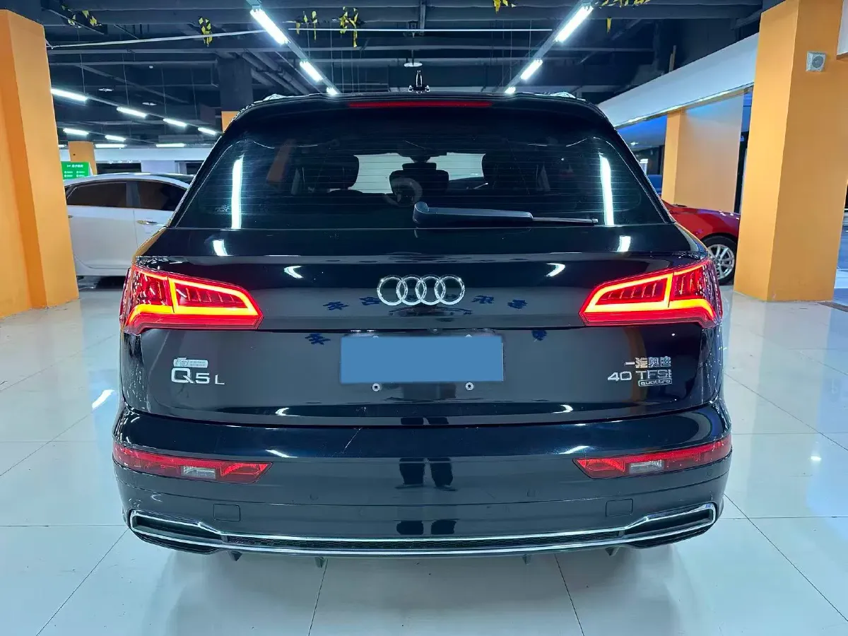 2020 Audi Q5L 2.0T 190HP L4 7DCT,autocango,china used car exporter,china ev exporter,chinese used car exporter,chinese used ev exporter