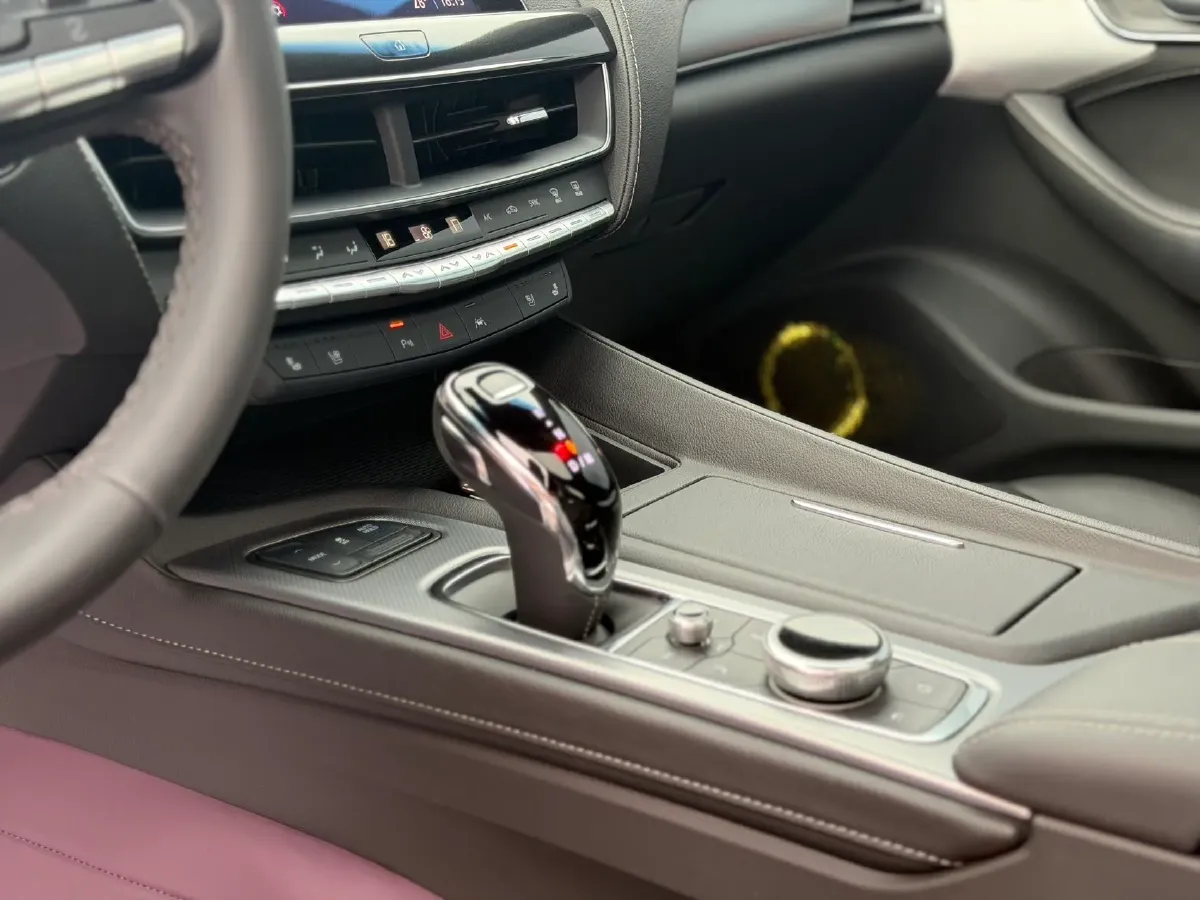 2023 Cadillac CT5 2.0T 237HP L4 10AT,autocango,china used car exporter,china ev exporter,chinese used car exporter,chinese used ev exporter
