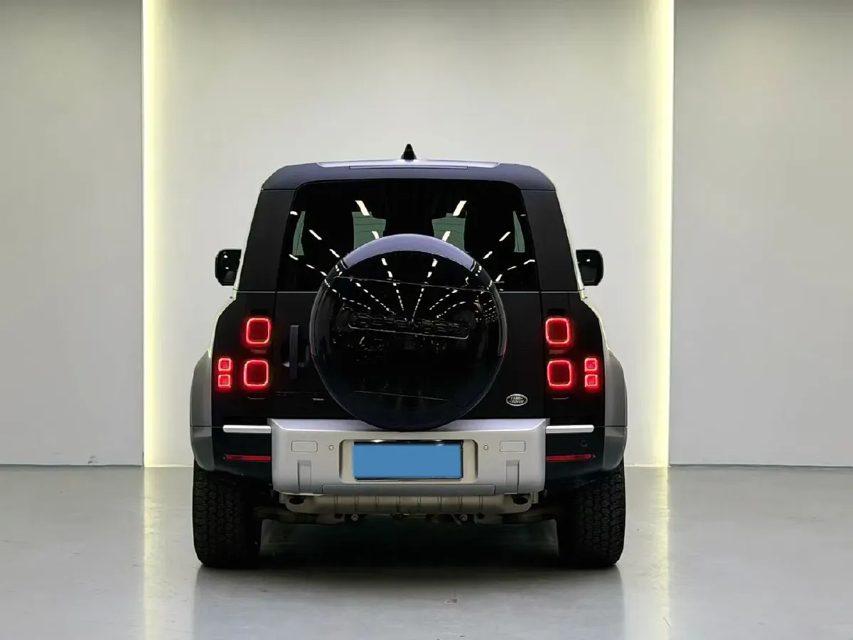 2022 Land Rover Defender 3.0T 400HP L6 8AT,autocango,china used car exporter,china ev exporter,chinese used car exporter,chinese used ev exporter