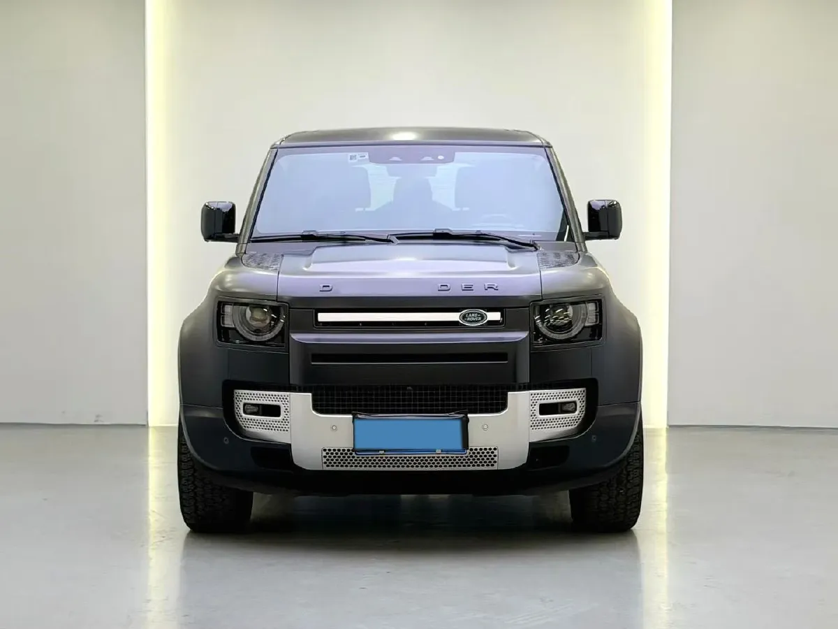 2022 Land Rover Defender 3.0T 400HP L6 8AT,autocango,china used car exporter,china ev exporter,chinese used car exporter,chinese used ev exporter