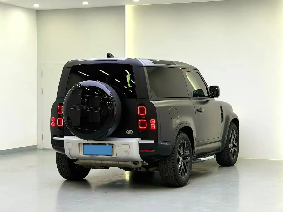 2022 Land Rover Defender 3.0T 400HP L6 8AT,autocango,china used car exporter,china ev exporter,chinese used car exporter,chinese used ev exporter