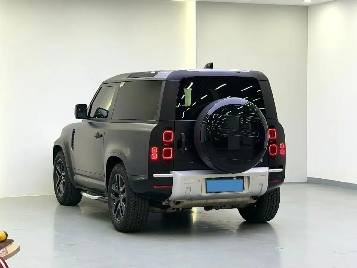 2022 Land Rover Defender 3.0T 400HP L6 8AT,autocango,china used car exporter,china ev exporter,chinese used car exporter,chinese used ev exporter
