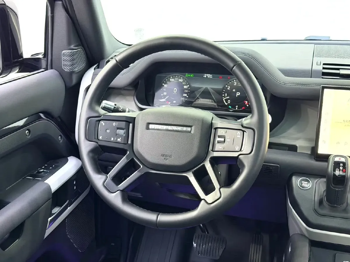 2022 Land Rover Defender 3.0T 400HP L6 8AT,autocango,china used car exporter,china ev exporter,chinese used car exporter,chinese used ev exporter