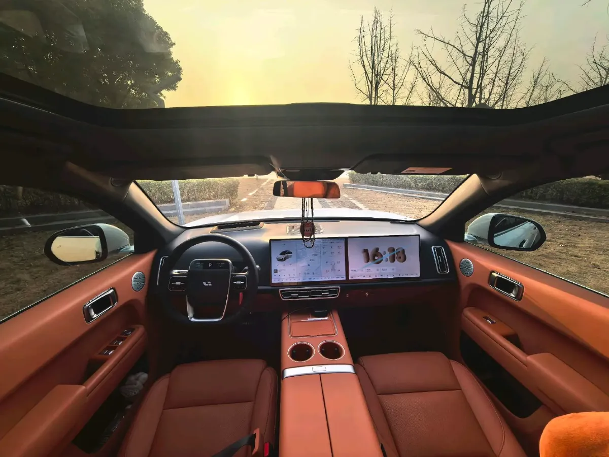 2024 Li L8 Range Extended 154HP REEV 42.8KWH,autocango,china used car exporter,china ev exporter,chinese used car exporter,chinese used ev exporter