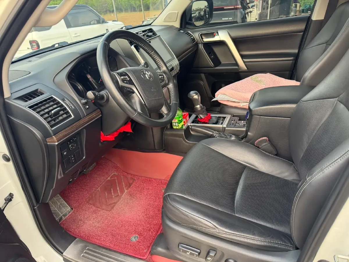 2018 Land Rover Discovery Sport 2.0T 241HP L4 9AT,autocango,china used car exporter,china ev exporter,chinese used car exporter,chinese used ev exporter