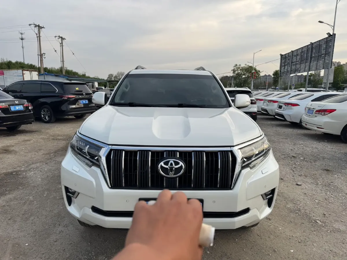 2018 Land Rover Discovery Sport 2.0T 241HP L4 9AT,autocango,china used car exporter,china ev exporter,chinese used car exporter,chinese used ev exporter