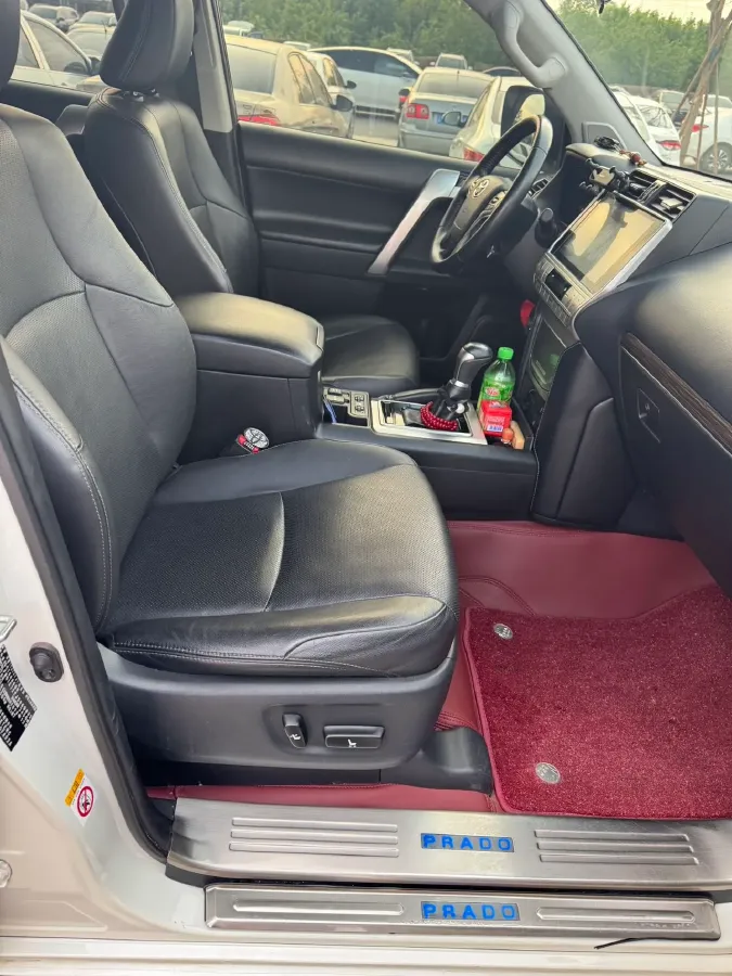 2018 Land Rover Discovery Sport 2.0T 241HP L4 9AT,autocango,china used car exporter,china ev exporter,chinese used car exporter,chinese used ev exporter