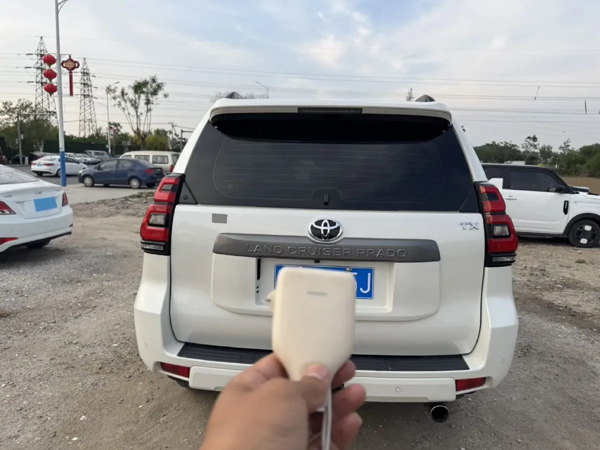 2018 Land Rover Discovery Sport 2.0T 241HP L4 9AT,autocango,china used car exporter,china ev exporter,chinese used car exporter,chinese used ev exporter