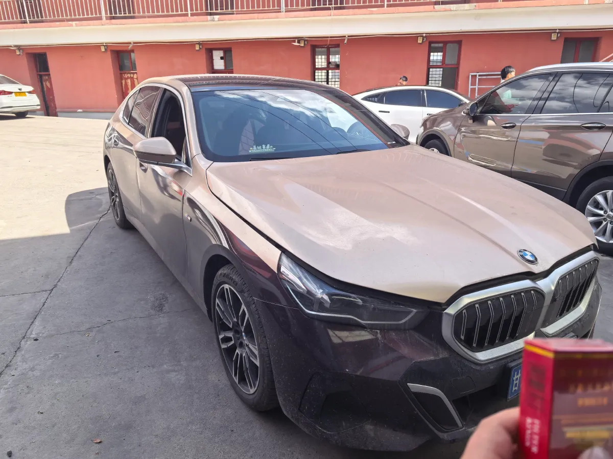 2024 BMW 5 Series 2.0T 258HP L4 8AT,autocango,china used car exporter,china ev exporter,chinese used car exporter,chinese used ev exporter