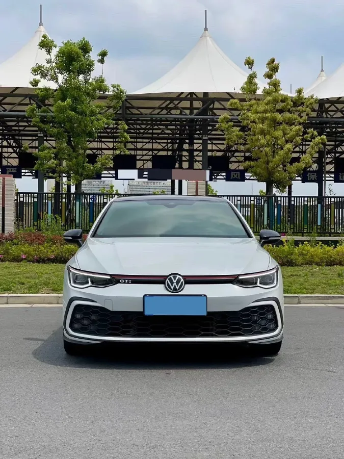 2021 Volkswagen GolfGTI 2.0T 220HP L4 7DCT,autocango,china used car exporter,china ev exporter,chinese used car exporter,chinese used ev exporter
