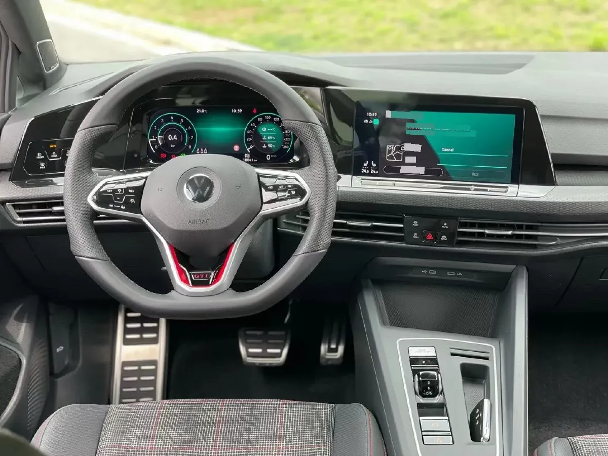 2021 Volkswagen GolfGTI 2.0T 220HP L4 7DCT,autocango,china used car exporter,china ev exporter,chinese used car exporter,chinese used ev exporter