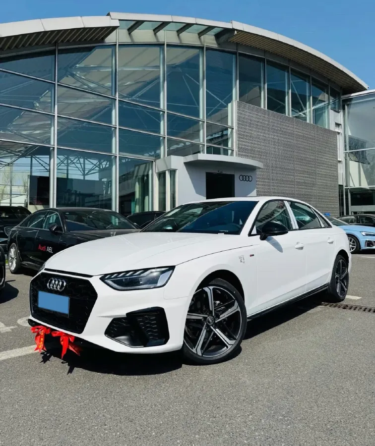 2024 Audi A4L 2.0T 190HP L4 7DCT,autocango,china used car exporter,china ev exporter,chinese used car exporter,chinese used ev exporter
