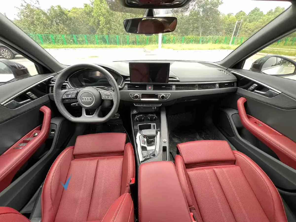 2024 Audi A4L 2.0T 190HP L4 7DCT,autocango,china used car exporter,china ev exporter,chinese used car exporter,chinese used ev exporter