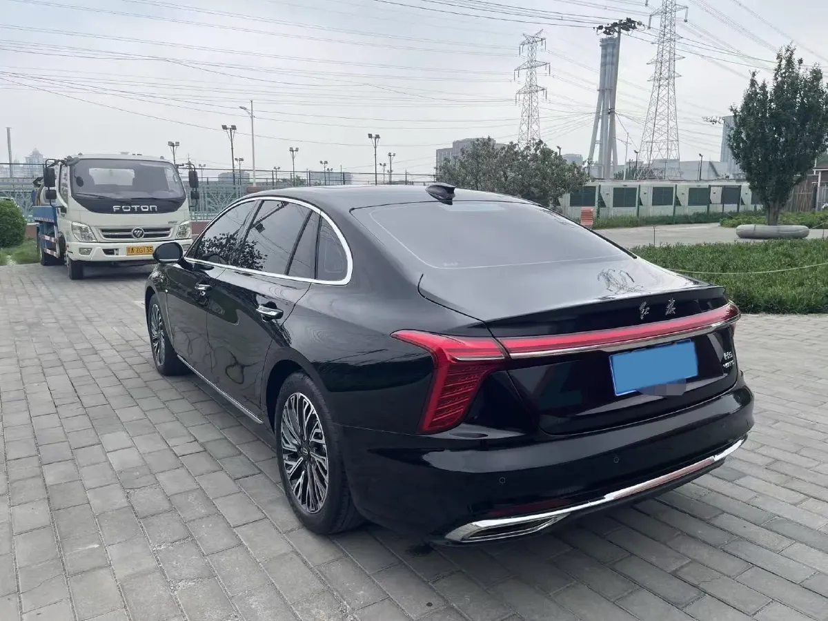 2023 HongQi H5 1.8T 197HP L4 8AT,autocango,china used car exporter,china ev exporter,chinese used car exporter,chinese used ev exporter