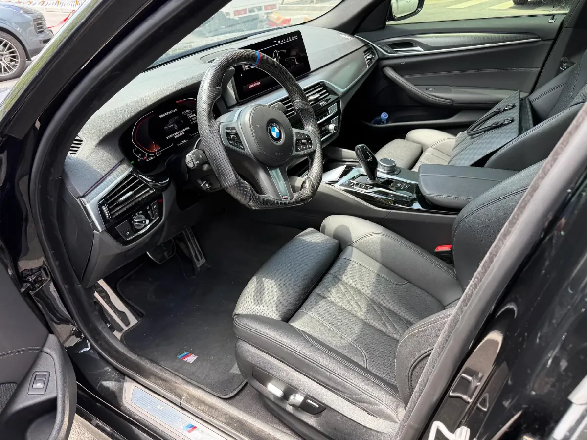 2021 BMW 5 Series 2.0T 184HP L4 8AT,autocango,china used car exporter,china ev exporter,chinese used car exporter,chinese used ev exporter