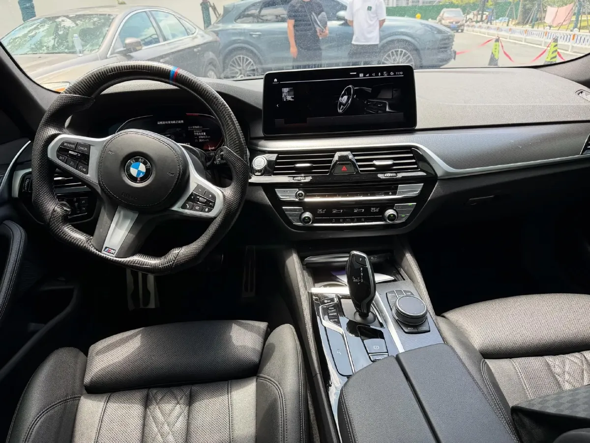2021 BMW 5 Series 2.0T 184HP L4 8AT,autocango,china used car exporter,china ev exporter,chinese used car exporter,chinese used ev exporter