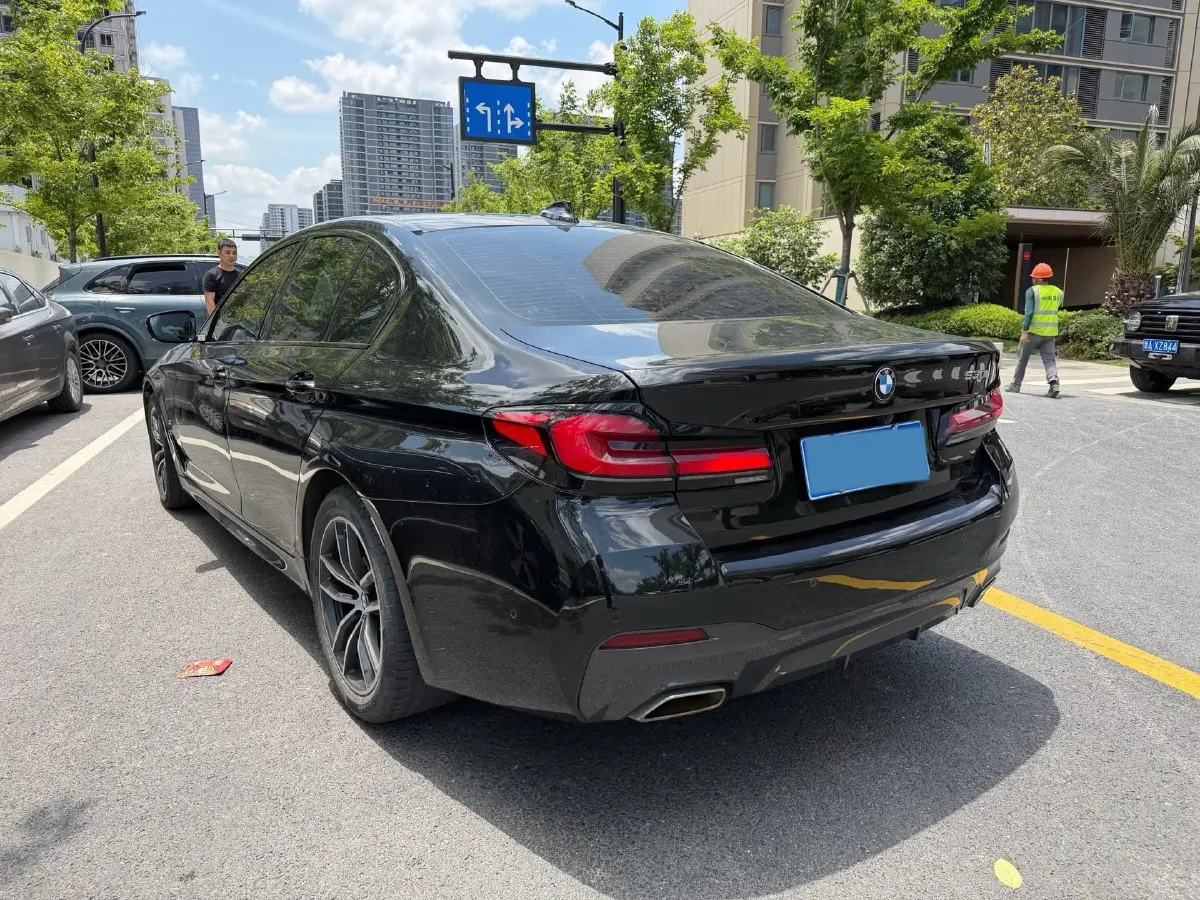 2021 BMW 5 Series 2.0T 184HP L4 8AT,autocango,china used car exporter,china ev exporter,chinese used car exporter,chinese used ev exporter