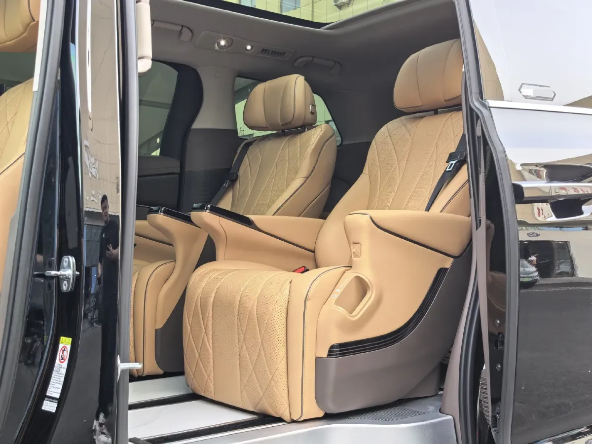 2022 Mercedes-Benz GLC Class 2.0T 197HP L4 9AT,autocango,china used car exporter,china ev exporter,chinese used car exporter,chinese used ev exporter