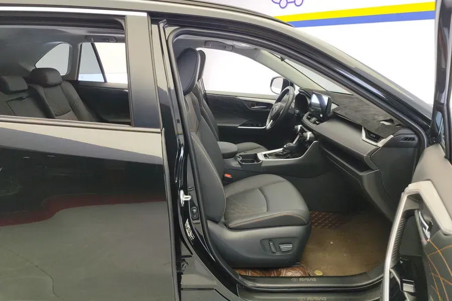 2024 Toyota RAV4 2.0L 171HP L4 CVT,autocango,china used car exporter,china ev exporter,chinese used car exporter,chinese used ev exporter