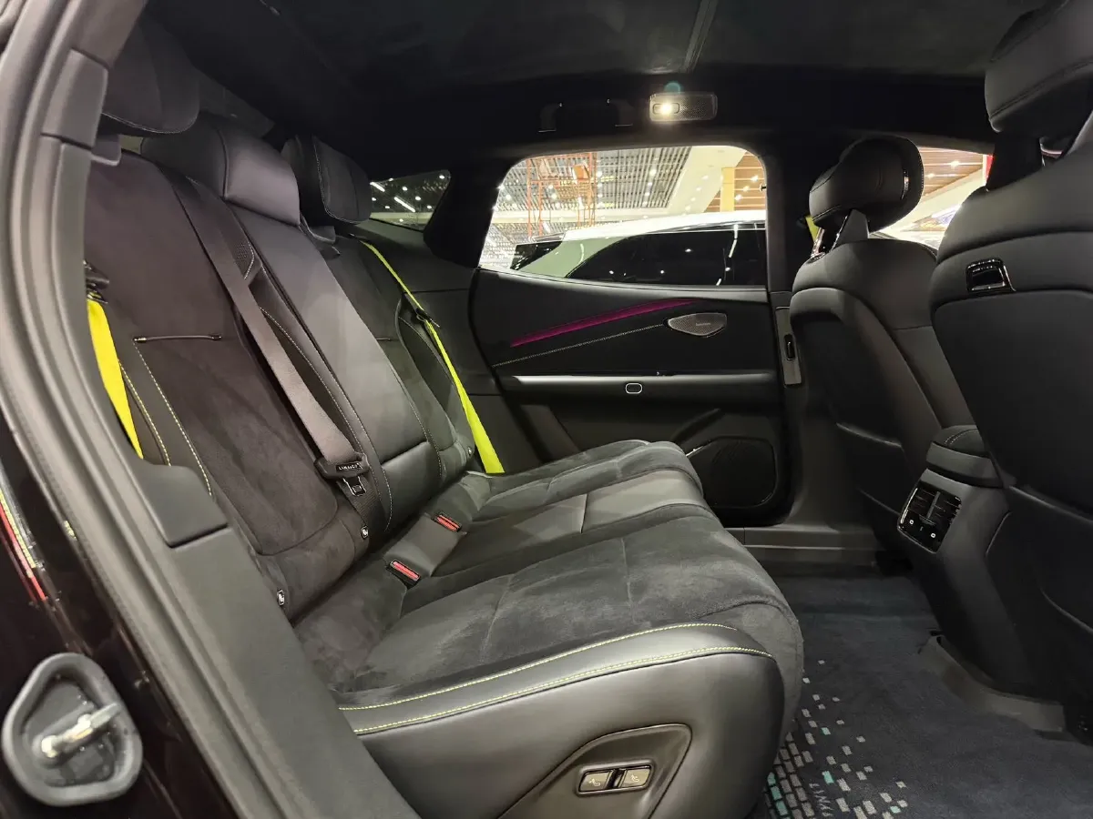 2025 LYNK&CO 10 EM-P 1.5T 163HP L4 3DHT PHEV,autocango,china used car exporter,china ev exporter,chinese used car exporter,chinese used ev exporter