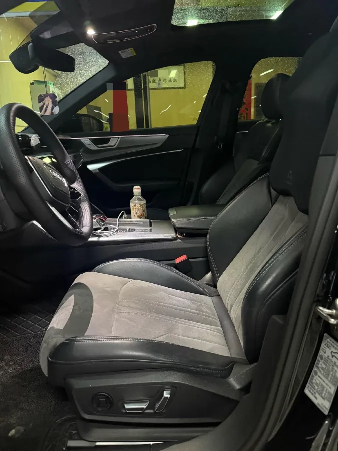 2024 Audi A6L 2.0T 245HP L4 7DCT,autocango,china used car exporter,china ev exporter,chinese used car exporter,chinese used ev exporter