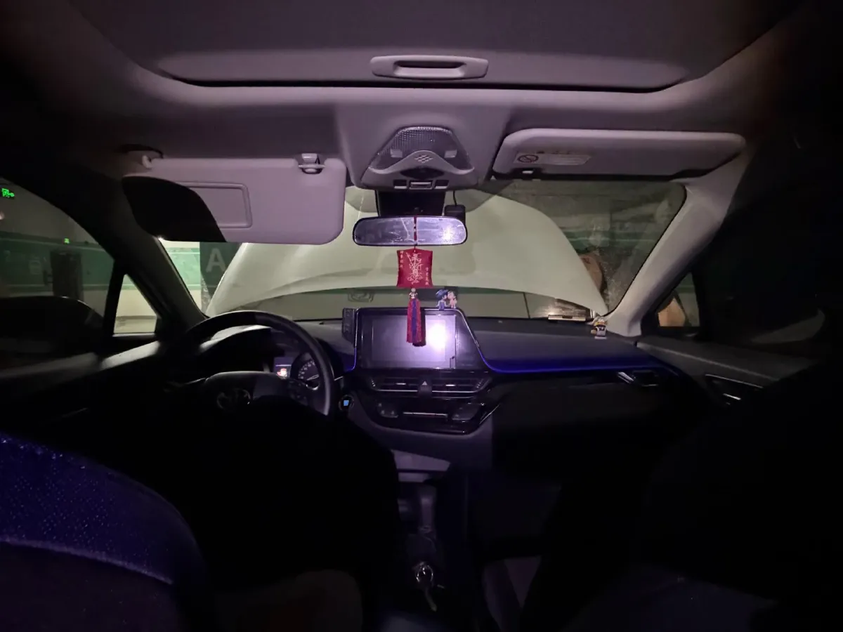 2021 Toyota C-HR 2.0L 171HP L4 CVT,autocango,china used car exporter,china ev exporter,chinese used car exporter,chinese used ev exporter