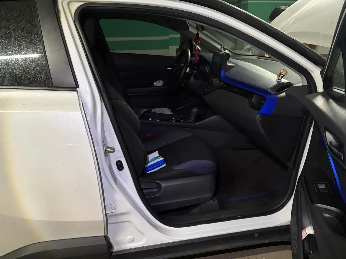 2021 Toyota C-HR 2.0L 171HP L4 CVT,autocango,china used car exporter,china ev exporter,chinese used car exporter,chinese used ev exporter