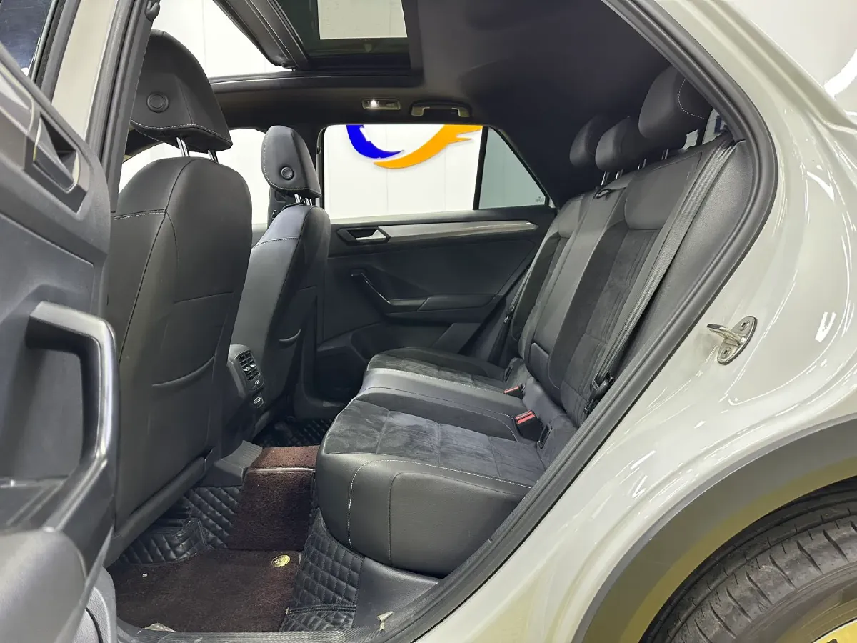 2022 Volkswagen T-Roc 1.4T 150HP L4 7DCT,autocango,china used car exporter,china ev exporter,chinese used car exporter,chinese used ev exporter