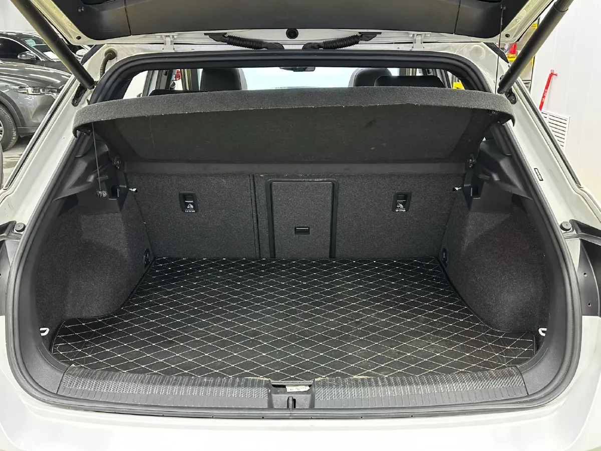 2022 Volkswagen T-Roc 1.4T 150HP L4 7DCT,autocango,china used car exporter,china ev exporter,chinese used car exporter,chinese used ev exporter