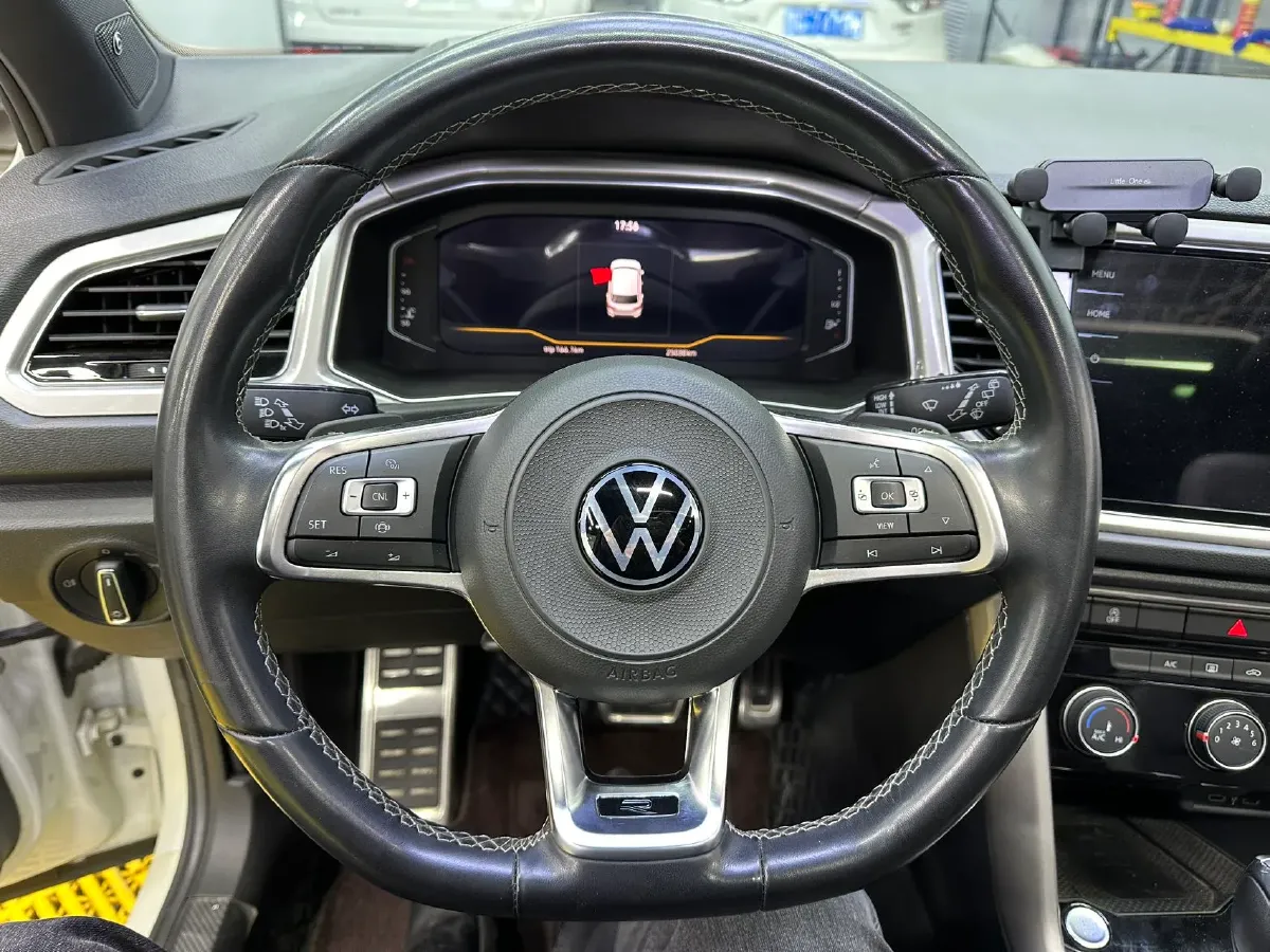 2022 Volkswagen T-Roc 1.4T 150HP L4 7DCT,autocango,china used car exporter,china ev exporter,chinese used car exporter,chinese used ev exporter