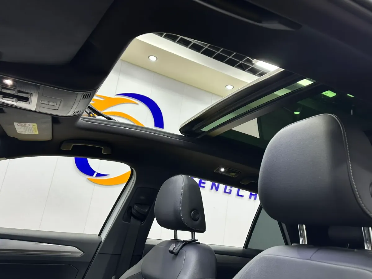 2022 Volkswagen T-Roc 1.4T 150HP L4 7DCT,autocango,china used car exporter,china ev exporter,chinese used car exporter,chinese used ev exporter