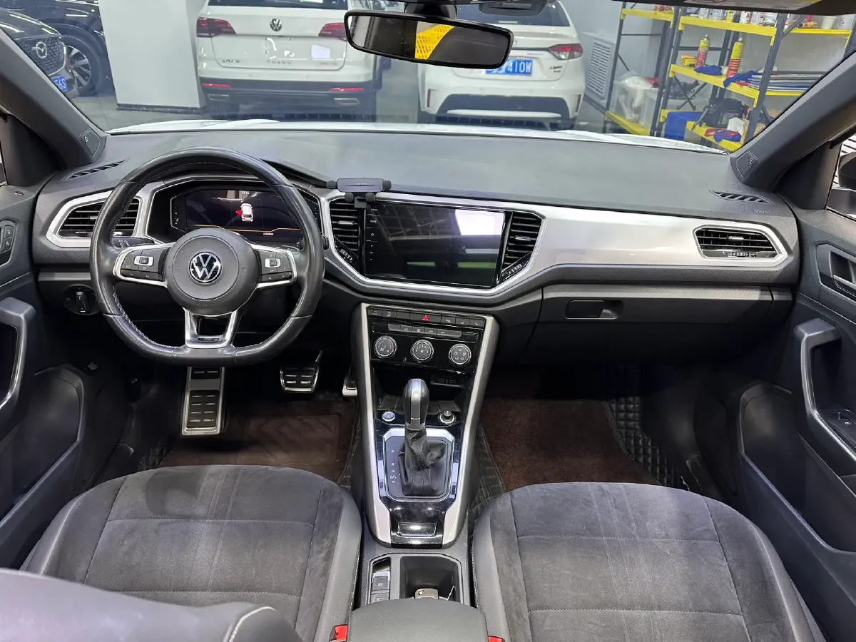2022 Volkswagen T-Roc 1.4T 150HP L4 7DCT,autocango,china used car exporter,china ev exporter,chinese used car exporter,chinese used ev exporter