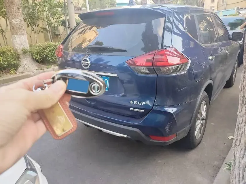 2020 Nissan X-Trail 2.0L 154HP L4 CVT,autocango,china used car exporter,china ev exporter,chinese used car exporter,chinese used ev exporter