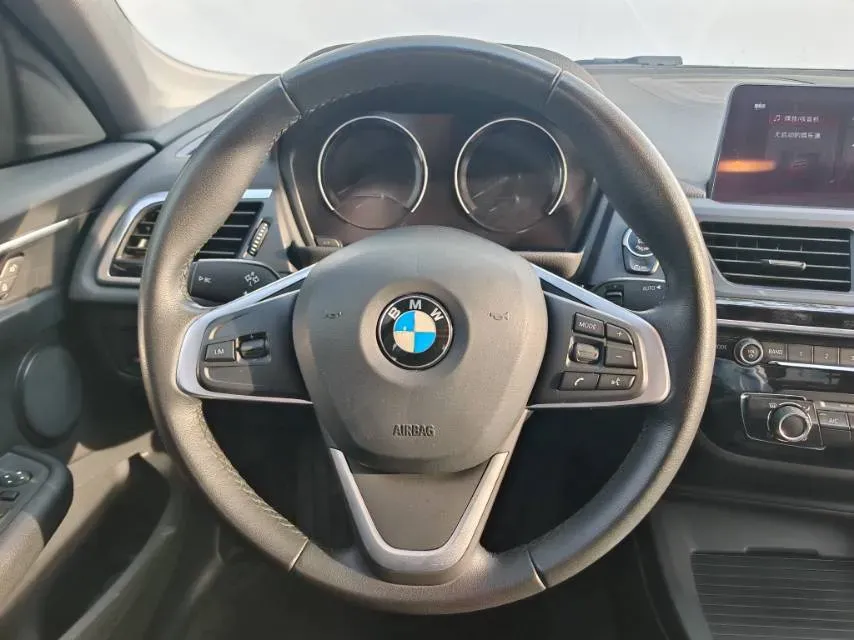 2020 BMW 1 Series 1.5T 140HP L3 7DCT,autocango,china used car exporter,china ev exporter,chinese used car exporter,chinese used ev exporter